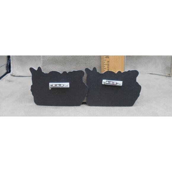 DreamWorks Shrek 2 on DVD & Video 2004 Movie Promo Pin Button Vintage - Picture 5 of 5